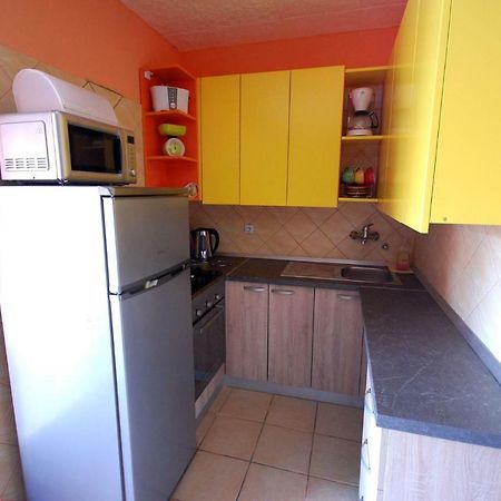 Apartments Juric By El-Pi Tours Нивице Екстериор снимка