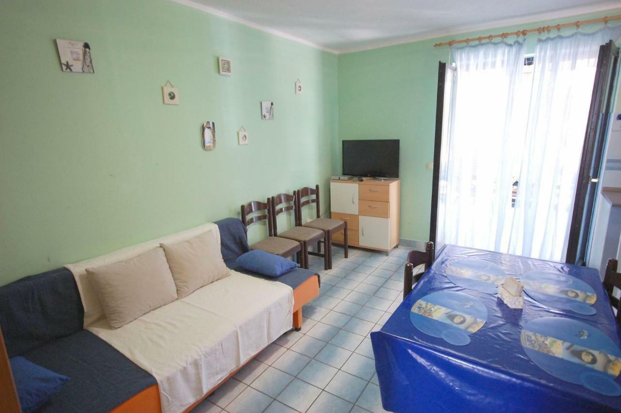 Apartments Juric By El-Pi Tours Нивице Екстериор снимка